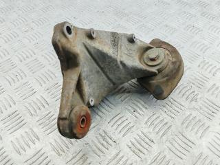 кронштейн КПП Volkswagen Passat B5+ (GP) 2002, 1.6 л., бензин, МКПП, серый, седан, 8D0399114S