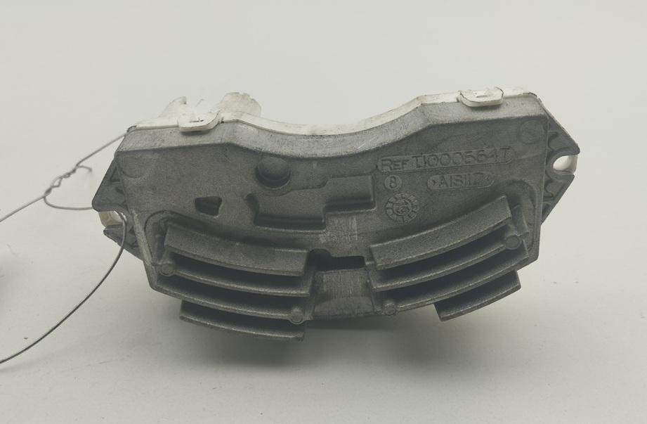 сопротивление печки BMW 3 серия E90/E91/E92/E93 2006, 3.0 л., дизель, АКПП, чёрный, седан - фото №1