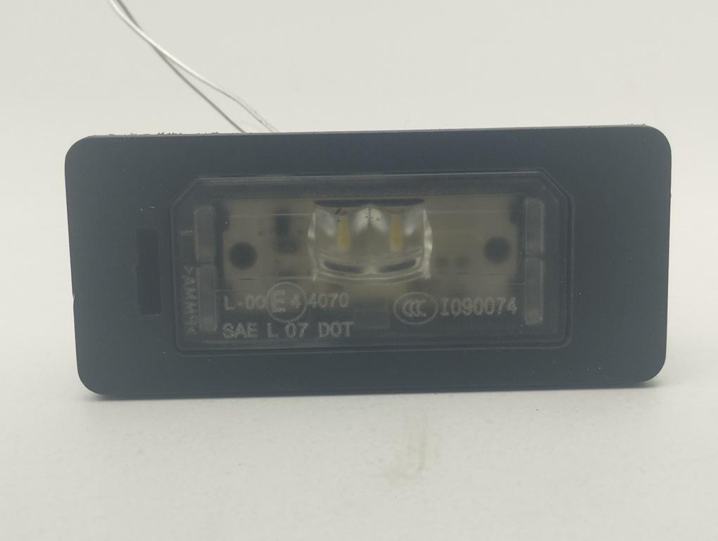подсветка номера BMW 3 E90/E91/E92/E93 2008, 2.0 л., бензин, МКПП, серый, универсал, 7193293
