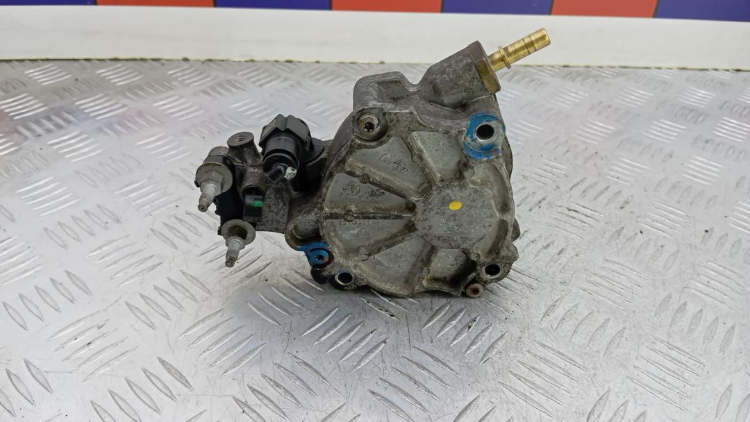 насос вакуумный Peugeot 4007 1 поколение 2008, 2.2 л., дизель, МКПП, внедорожник 5 дв., D171-1B - фото №1