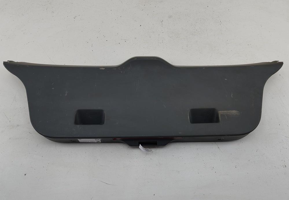 обшивка крышки багажника BMW 3 E36 1998, 1.8 л., бензин, МКПП, красный, универсал