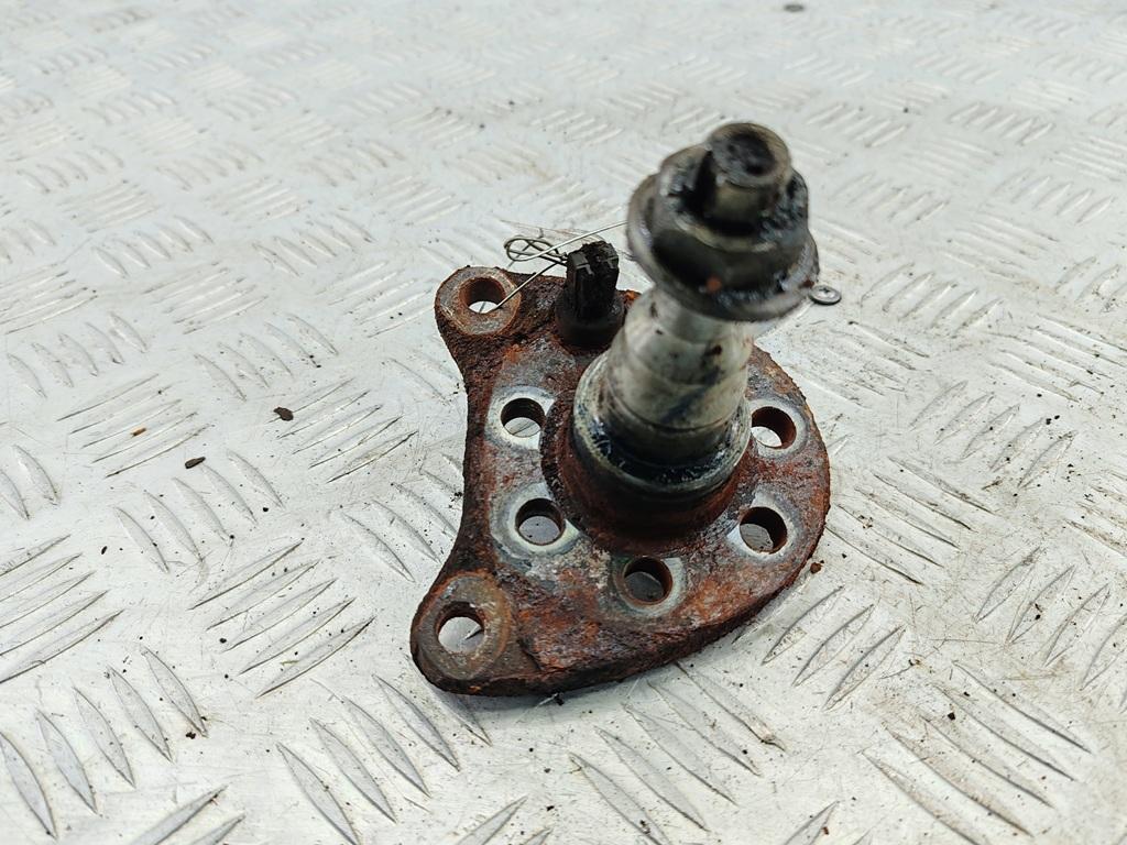 Цапфа задняя (ось ступицы) Volkswagen Passat B4 1996, 2.0 л., бензин, АКПП, серый, универсал