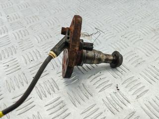 Цапфа задняя (ось ступицы) Volkswagen Passat B4 1996, 2.0 л., бензин, АКПП, серый, универсал