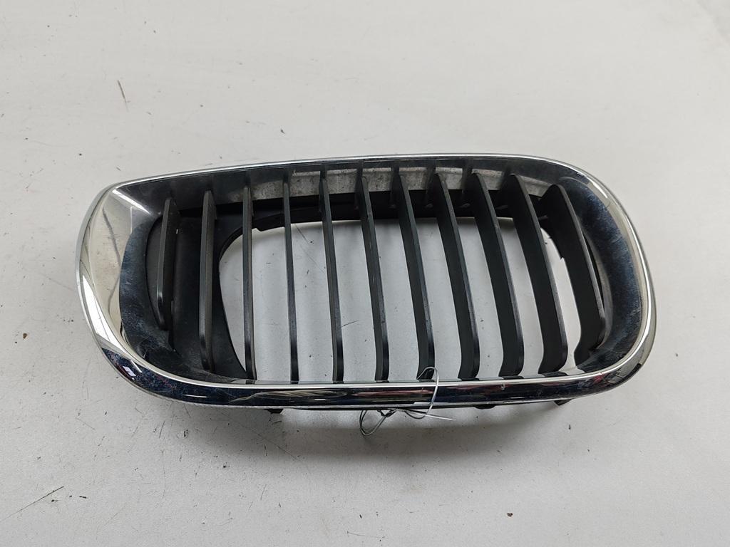 решетка радиатора BMW 3 E46 2002, серый, седан, 7030550