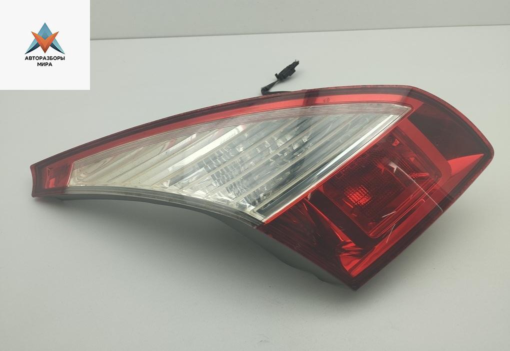 фонарь крышки багажника левый Renault Megane 3 поколение 2009, 1.4 л., бензин, МКПП, белый, хетчбэк 5 дв., 265550009 - фото №1