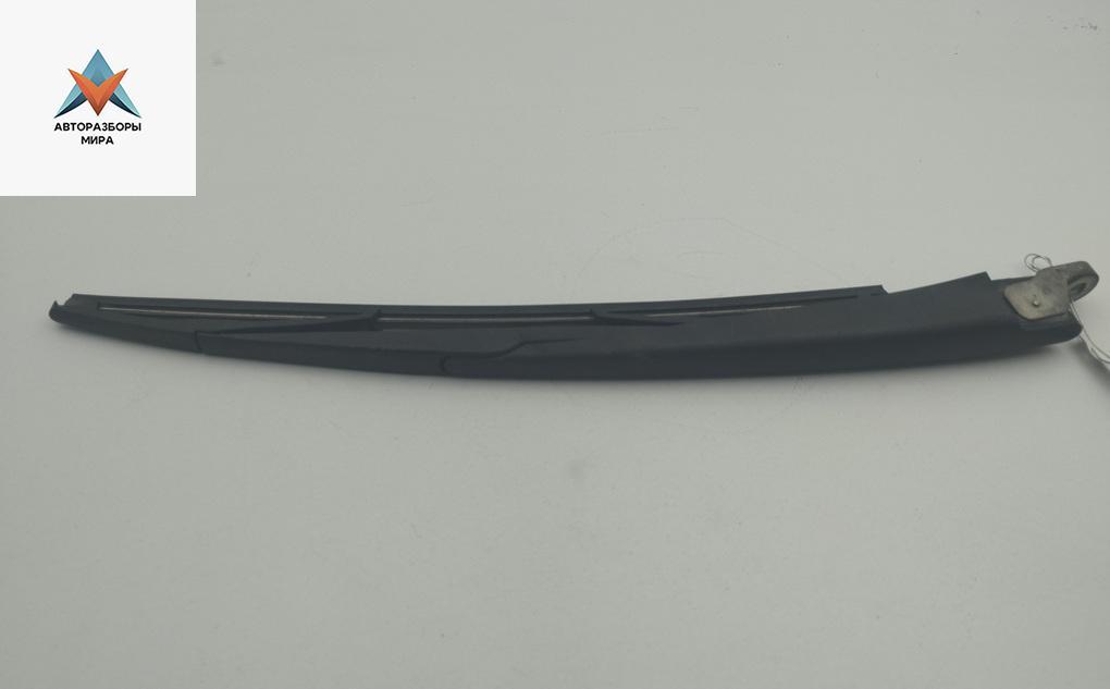 Щеткодержатель (поводок стеклоочистителя) задний Renault Megane 3 поколение 2009, 1.4 л., бензин, МКПП, белый, хетчбэк 5 дв. - фото №1