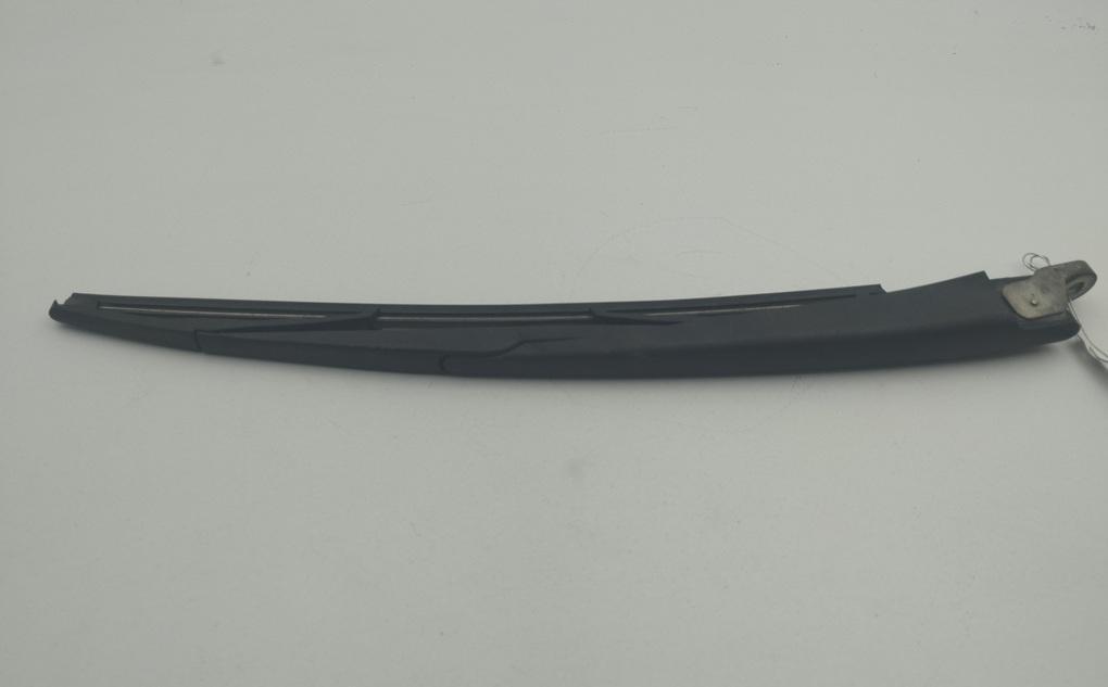 Щеткодержатель (поводок стеклоочистителя) задний Renault Megane III 2009, 1.4 л., бензин, МКПП, белый, хетчбэк 5 дв.