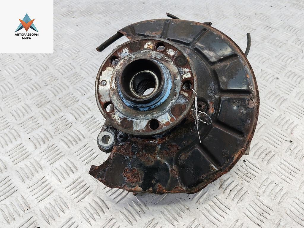 ступица передняя левая Volkswagen Passat B6 2007, 2.0 л., дизель, АКПП, чёрный, универсал - фото №1