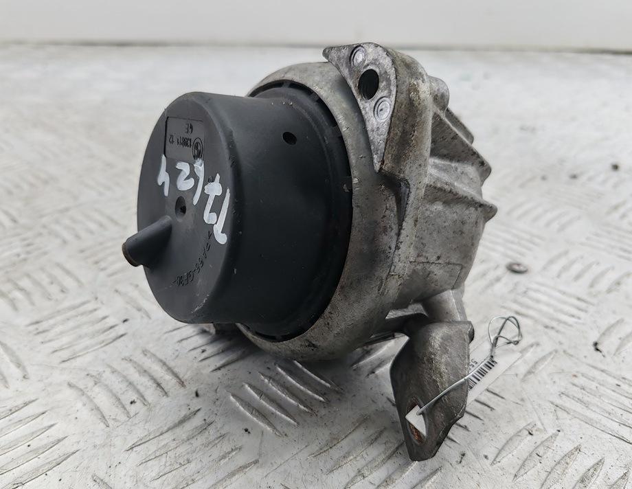 подушка крепления двигателя BMW 3 серия E90/E91/E92/E93 2006, 3.0 л., дизель, АКПП, чёрный, седан, 13981112 - фото №1