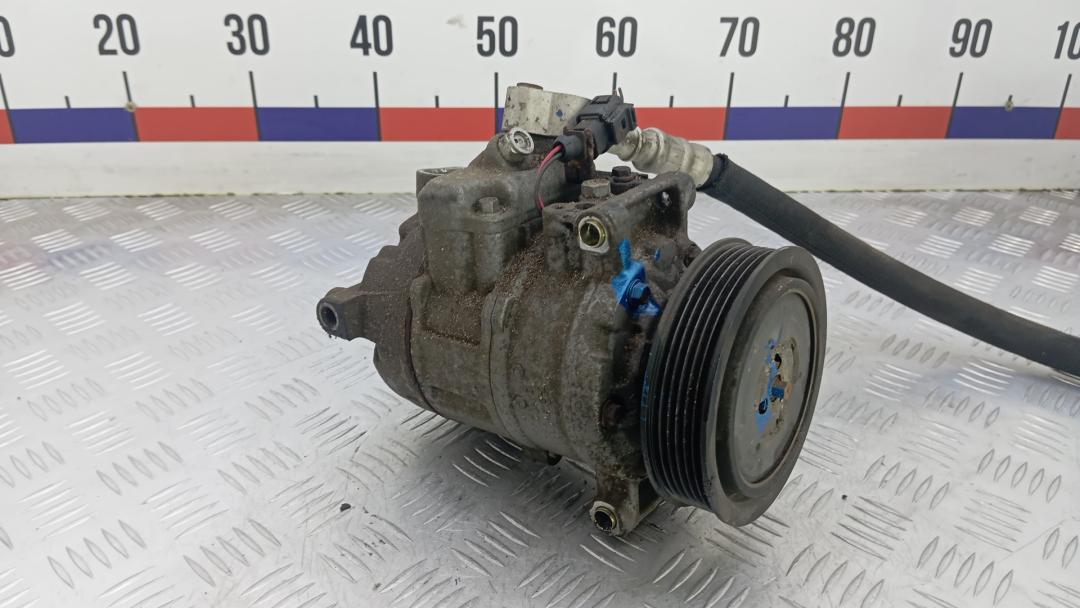 компрессор кондиционера Audi A6 4F/C6 2005, 2.4 л., бензин, МКПП, седан, 4F0260805F - фото №1