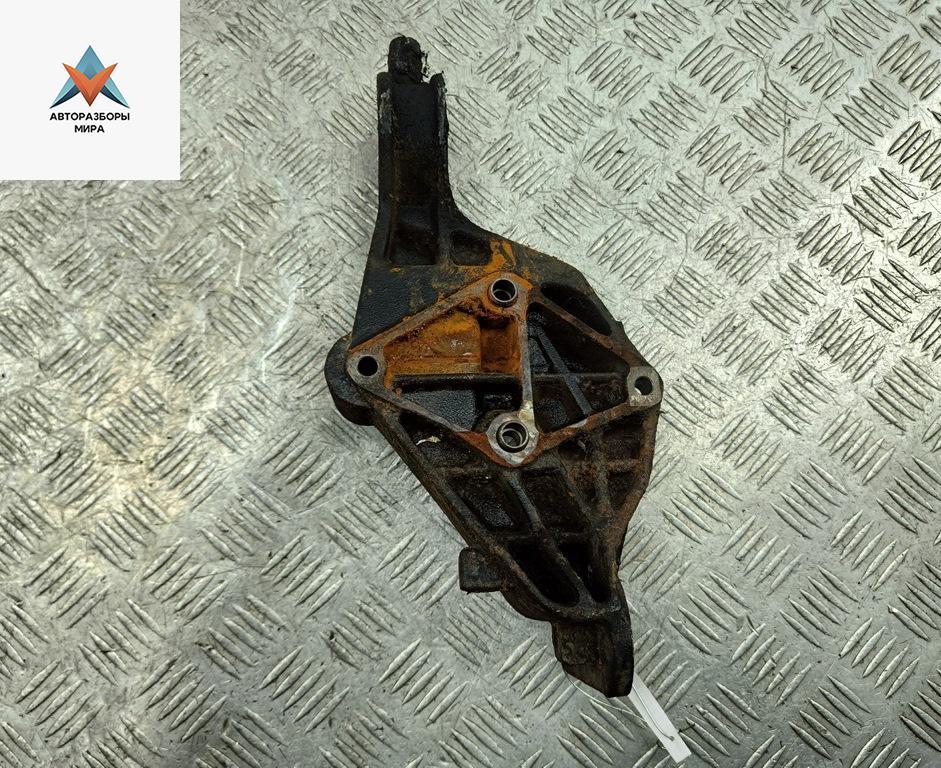 кронштейн (крепление) Peugeot Boxer 3 поколение 2009, 3.0 л., дизель, МКПП, белый, микроавтобус, 504101008 - фото №1
