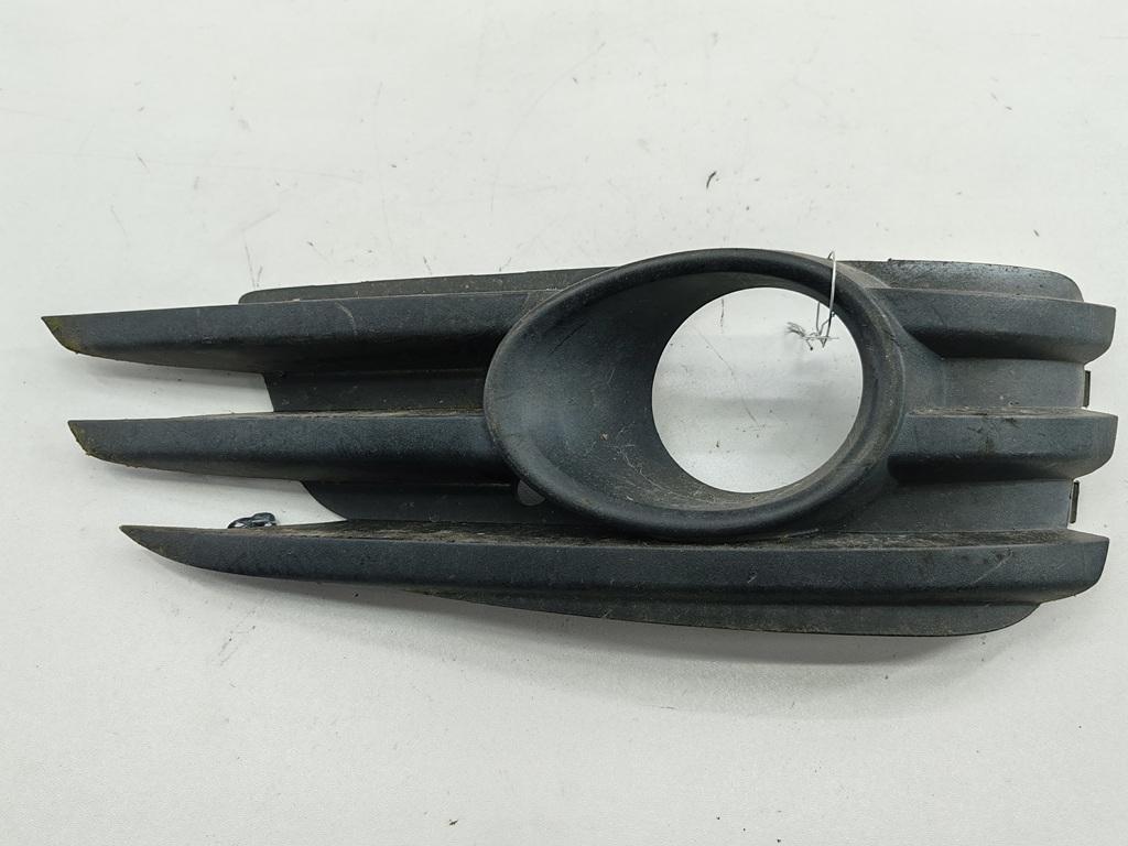 рамка фары противотуманной правой Opel Vectra C 2006, 1.9 л., дизель, МКПП, белый, универсал, 13182925