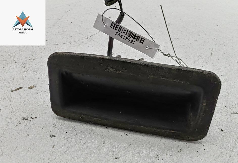 кнопка открытия багажника Ford Focus 2 поколение 2004, 1.6 л., i, бензин, МКПП, красный, универсал - фото №1