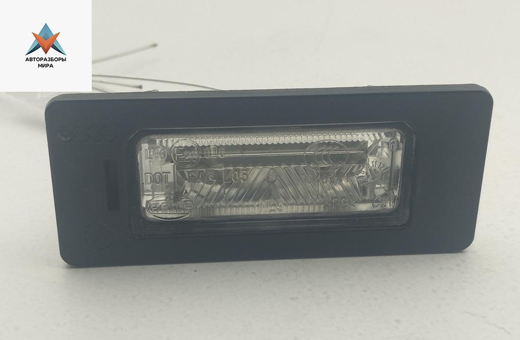 подсветка номера Volkswagen Passat B6 2006, 2.0 л., дизель, МКПП, серый, универсал, 810943021 - фото №1
