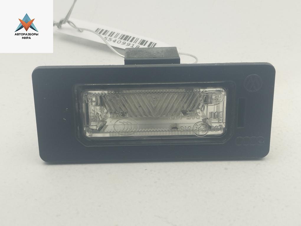 подсветка номера Volkswagen Passat B6 2006, 2.0 л., дизель, МКПП, серый, универсал, 810943021 - фото №1