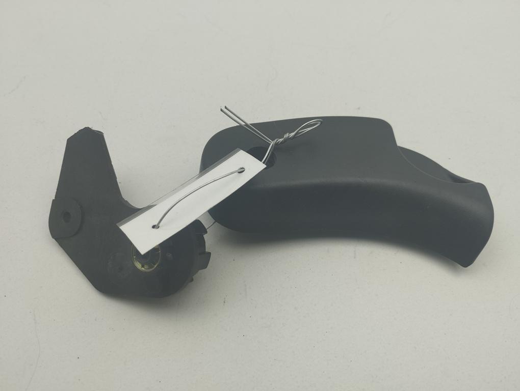 ручка открывания капота BMW 3 E46 2004, 2.0 л., дизель, МКПП, серый, универсал, 8223163