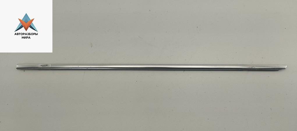 Молдинг стекла двери наружный Volkswagen Passat B6 2007, 1.9 л., дизель, МКПП, чёрный, универсал, 3C4837475 - фото №1
