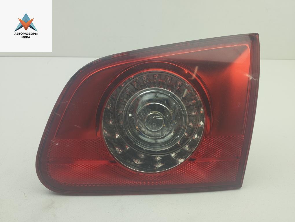 фонарь крышки багажника правый Volkswagen Passat B6 2006, 2.0 л., дизель, МКПП, серый, универсал, 3C9945094 - фото №1