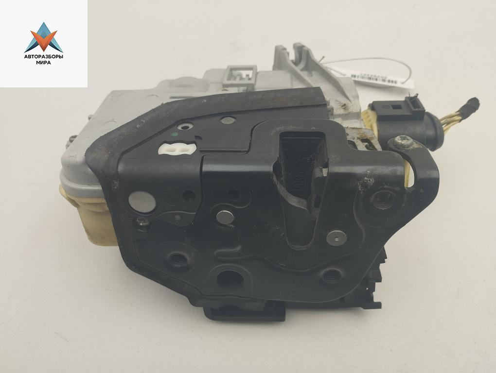 замок двери передней левой Volkswagen Passat B6 2007, 1.9 л., дизель, МКПП, чёрный, универсал, 3C1837015 - фото №1