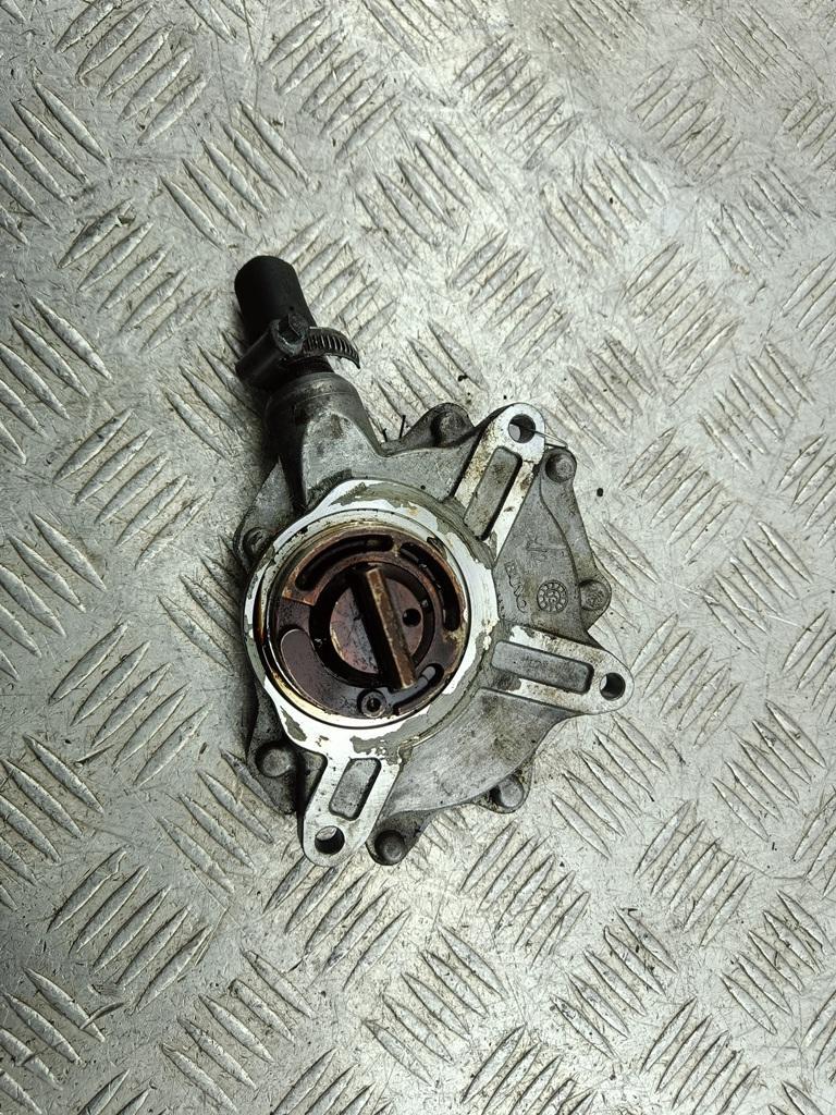 насос вакуумный BMW 3 E46 2002, 2.0 л., бензин, МКПП, серый, седан, 7502656