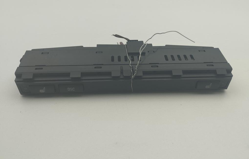 кнопка обогрева сидений BMW 3 E46 2004, 2.0 л., дизель, МКПП, серый, универсал, 6925501