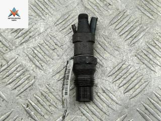 форсунка Volkswagen Transporter T4 1993, 2.4 л., дизель, МКПП, красный, микроавтобус, 068130202