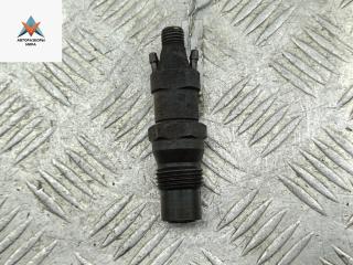 форсунка Volkswagen Transporter T4 1993, 2.4 л., дизель, МКПП, красный, микроавтобус, 068130202