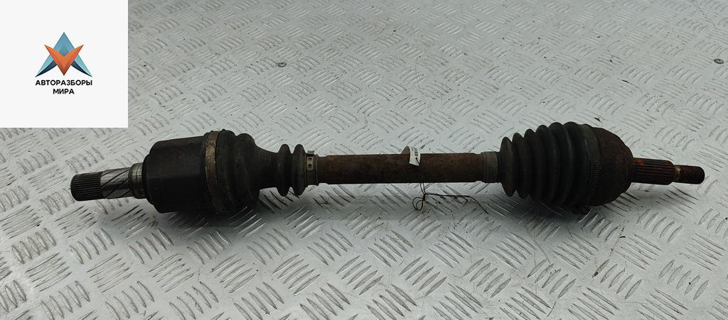 полуось передняя левая (приводной вал, ШРУС) Renault Scenic 2 поколение 2003, 2.0 л., бензин, МКПП, серый, минивэн - фото №1