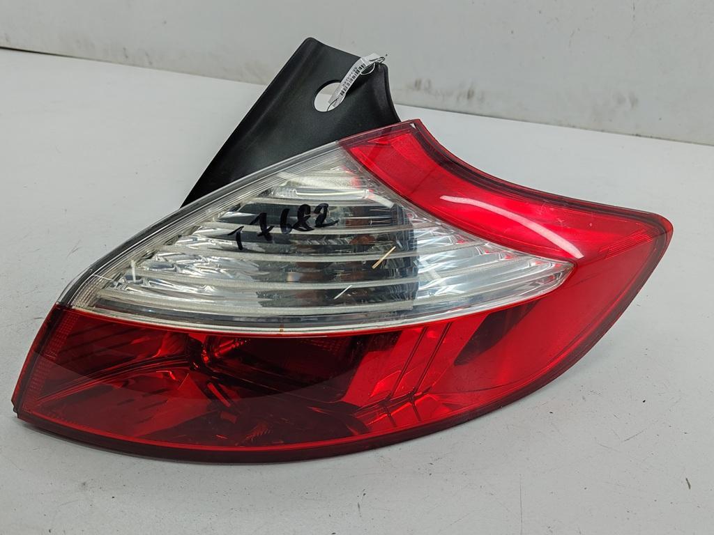 фонарь задний правый Renault Megane 3 поколение 2009, 1.4 л., бензин, МКПП, белый, хетчбэк 5 дв., 265500007R - фото №1