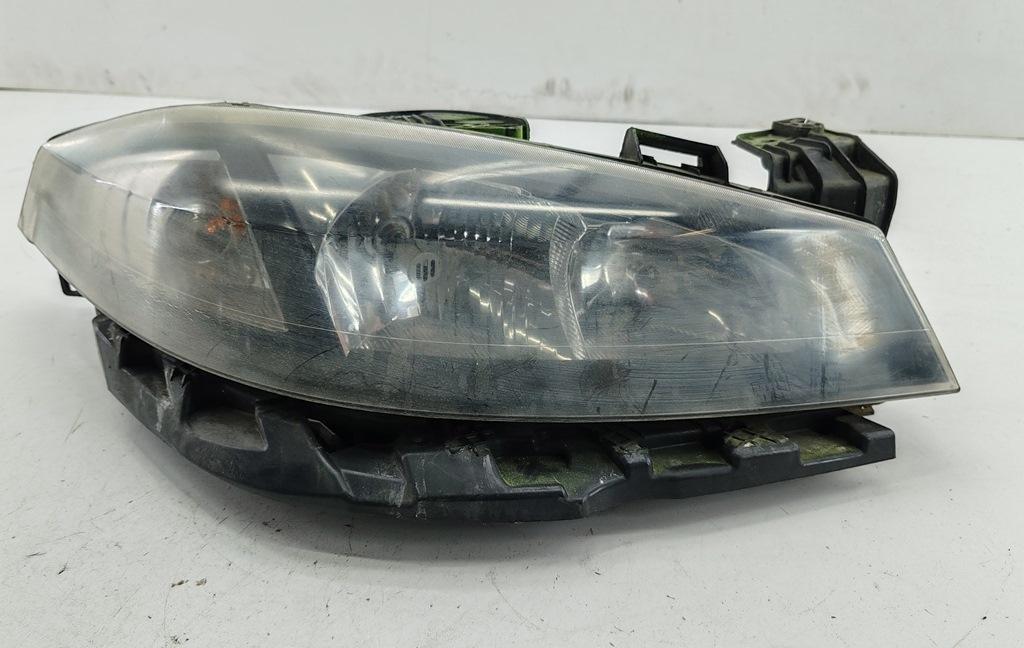 фара правая Renault Laguna II 2005, 1.6 л., бензин, МКПП, белый, хетчбэк 5 дв., 8200481197