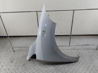 крыло переднее правое Renault Megane 3 поколение 2009, 1.4 л., бензин, МКПП, белый, хетчбэк 5 дв.