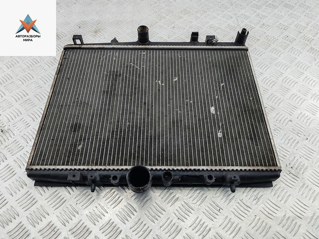 радиатор охлаждения Citroen C5 1 поколение 2003, 2.0 л., дизель, МКПП, серый, хетчбэк 5 дв., 9635989980 - фото №1