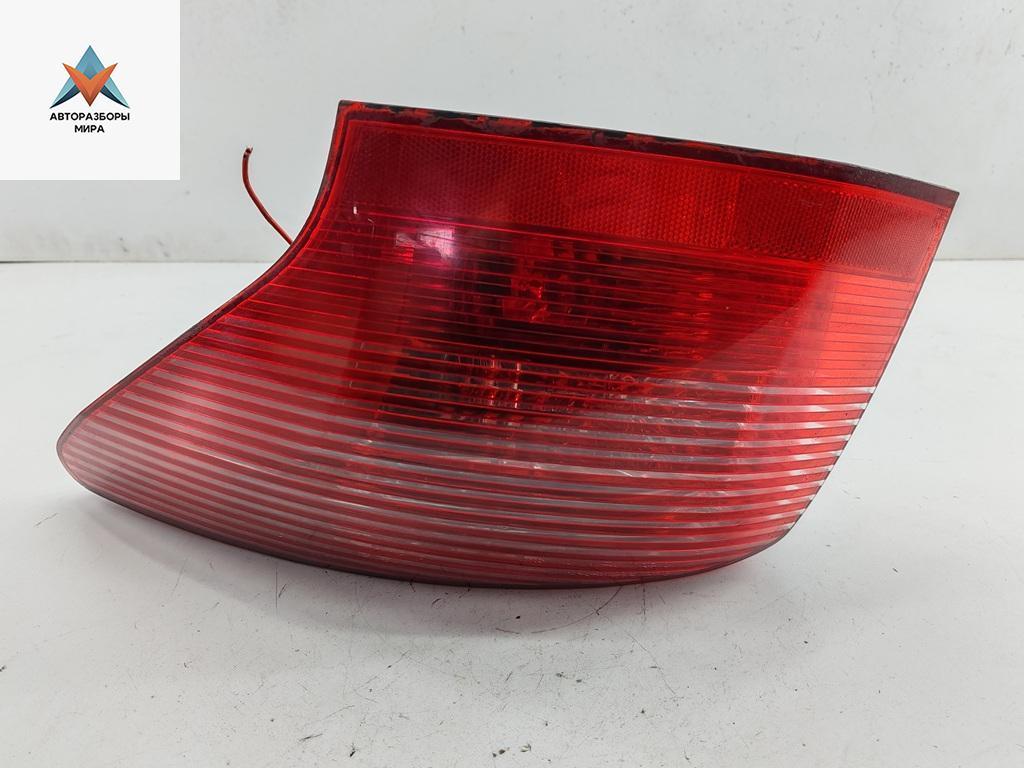 фонарь задний правый Peugeot 407 1 поколение 2005, 2.0 л., дизель, МКПП, серый, универсал - фото №1