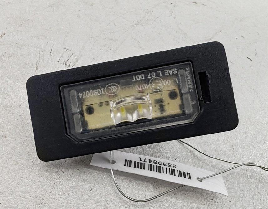 подсветка номера BMW 5 серия E60/E61 2004, 2.2 л., бензин, АКПП, серый, седан, 7193293 - фото №1