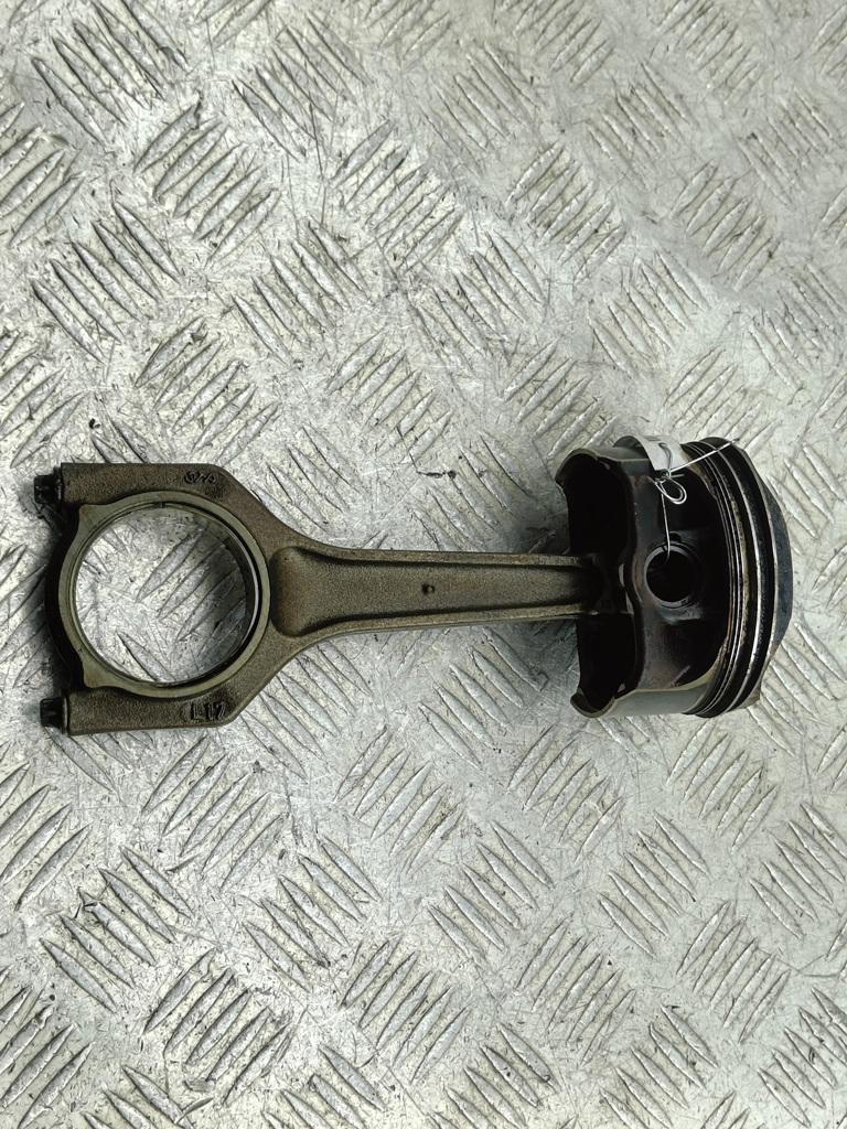 поршень BMW 3 E90/E91/E92/E93 2008, 2.0 л., бензин, МКПП, серый, универсал