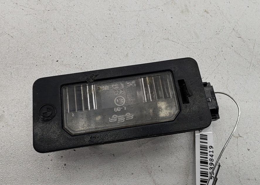 подсветка номера BMW 5 E39 1997, 2.0 л., бензин, МКПП, зелёный, седан