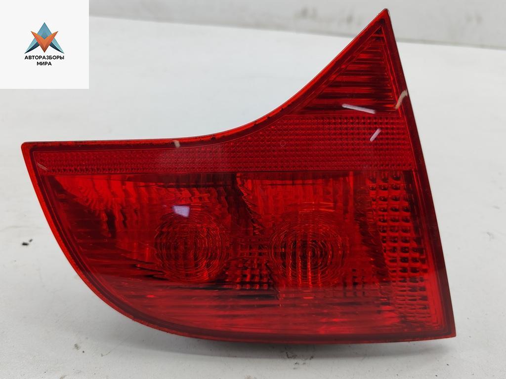 фонарь крышки багажника левый Audi A4 B7 2005, 2.5 л., дизель, МКПП, синий, универсал, 8E9945093 - фото №1