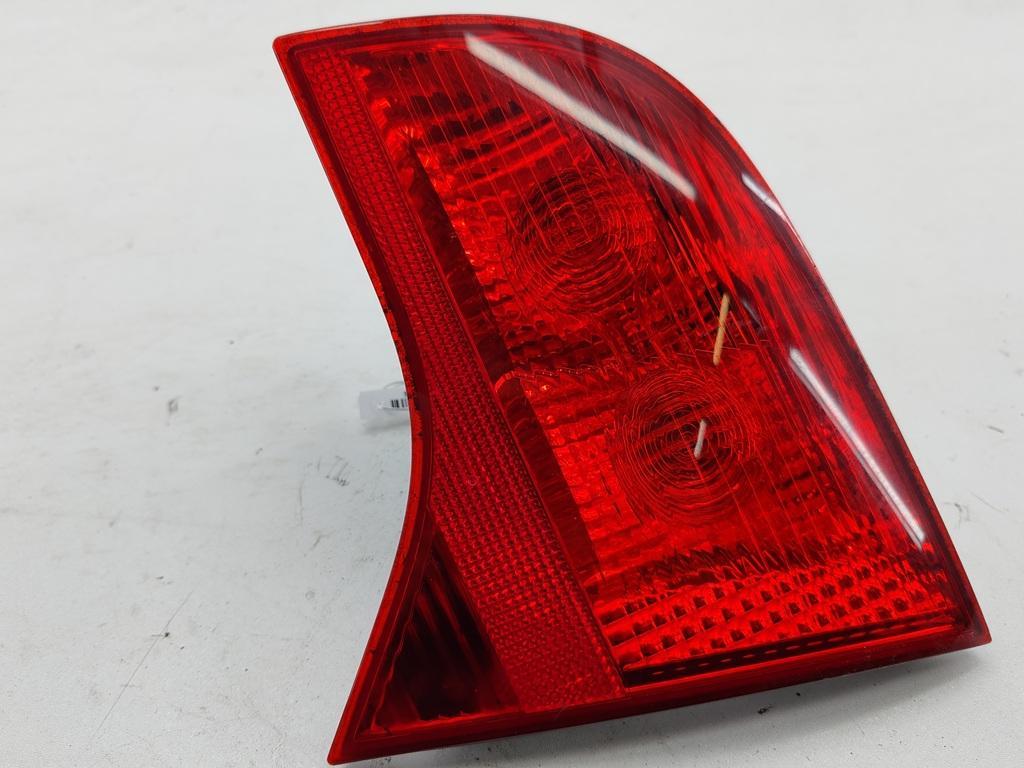 фонарь крышки багажника правый Audi A4 B7 2005, 2.5 л., дизель, МКПП, синий, универсал, 8E9945094 - фото №1