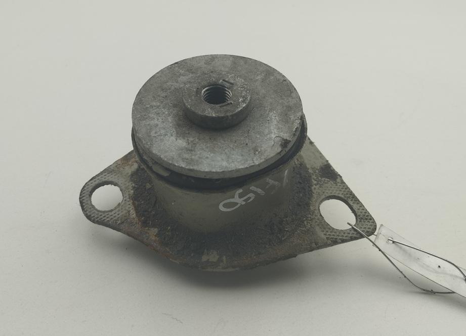кронштейн (крепление) Audi A6 C4 1994, 2.6 л., бензин, МКПП, синий, седан
