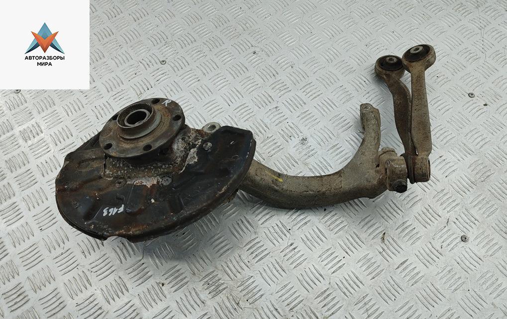 Кулак (корпус ступицы) передний правый Audi A4 B6 2001, 1.8 л., Ti, бензин, МКПП, серый, седан - фото №1