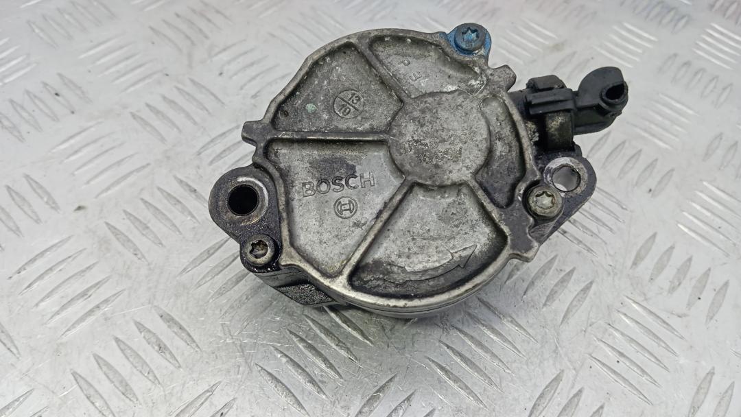 насос вакуумный Citroen C4 Grand Picasso 1 поколение 2010, 1.6 л., дизель, МКПП, минивэн, D156-2C2 - фото №1
