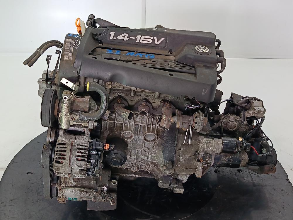 двигатель Volkswagen Golf 4 поколение 2000, цвет, AKQ - фото №1