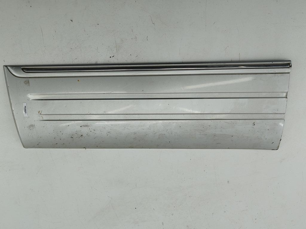 молдинг двери передней левой Chrysler Voyager 2005, 3.8 л., бензин, АКПП, серый, минивэн, 92237377