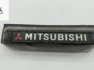 накладка подсветки номера Mitsubishi Pajero/Montero II 1994, 2.8 л., дизель, МКПП, серый, внедорожник 5 дв.