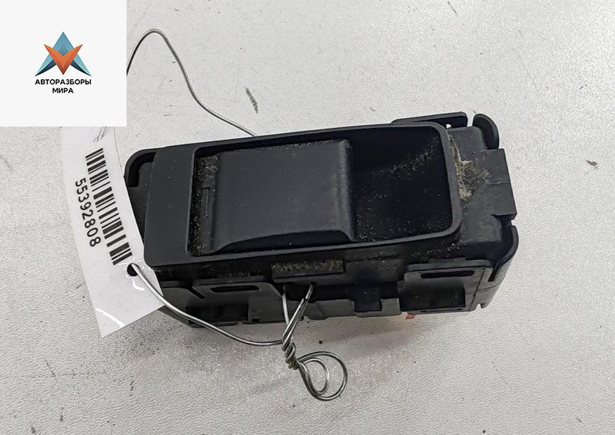 кнопка стеклоподъемника переднего правого Dodge Caliber 1 поколение 2006, 1.8 л., бензин, МКПП, серый, хетчбэк 5 дв., 56040693 - фото №1