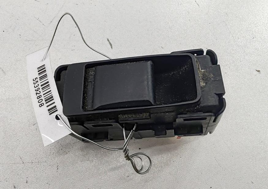 кнопка стеклоподъемника переднего правого Dodge Caliber 2006, 1.8 л., бензин, МКПП, серый, хетчбэк 5 дв., 56040693