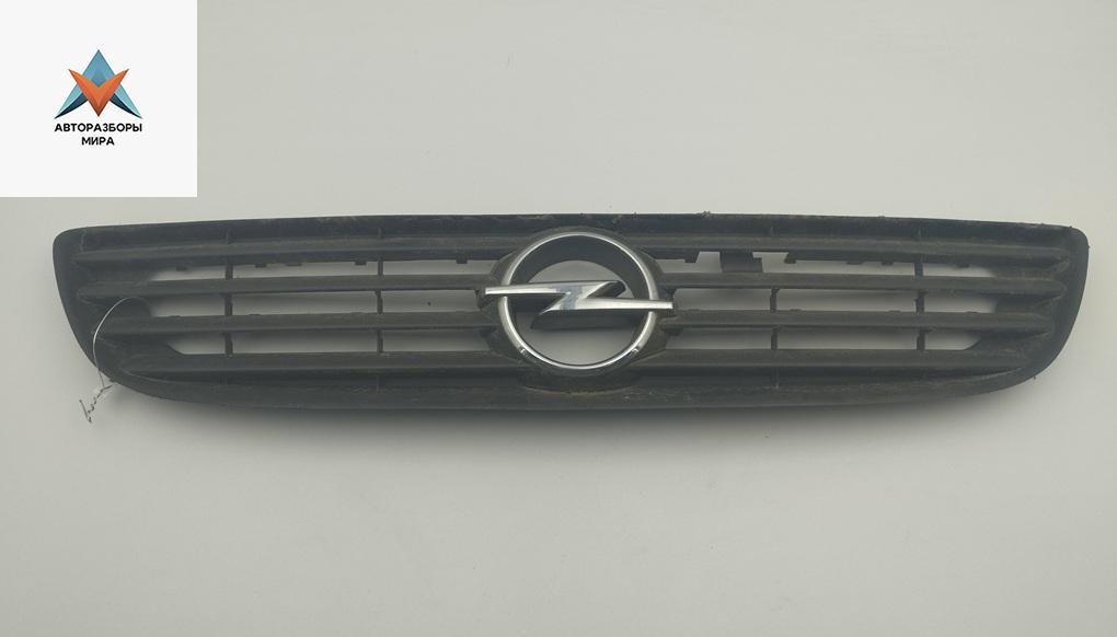 решетка радиатора Opel Zafira 1 поколение (A) 2002, синий, минивэн, 90580679 - фото №1