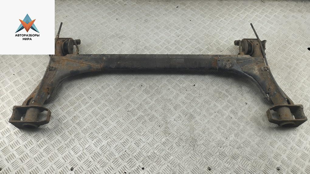подрамник передний Volkswagen Golf 3 поколение 1997, 1.6 л., бензин, МКПП, синий, хетчбэк 5 дв. - фото №1