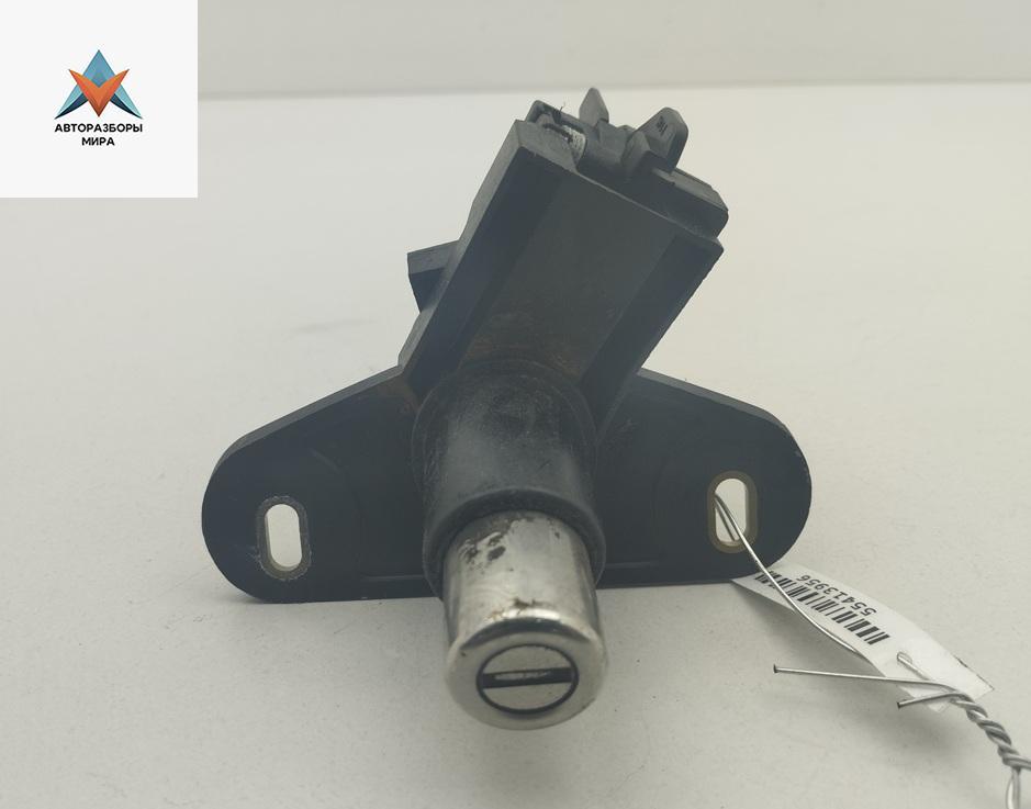 кнопка открытия багажника Opel Astra G 1999, 1.8 л., бензин, АКПП, серый, универсал - фото №1