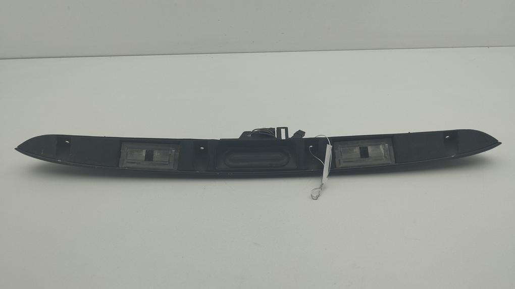 накладка подсветки номера BMW 3 E46 1999, 2.5 л., бензин, МКПП, чёрный, седан, 8208504
